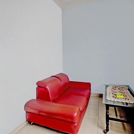 Oyo 90922 Gurusinga Guesthouse Медан Экстерьер фото